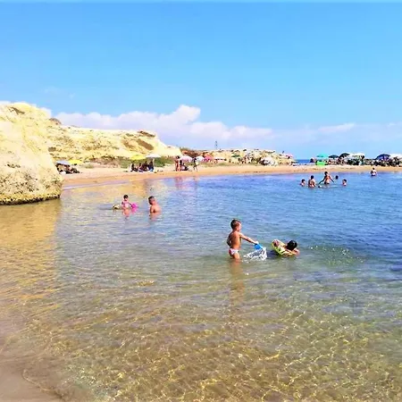 Kairos Fronte Mare Villa *